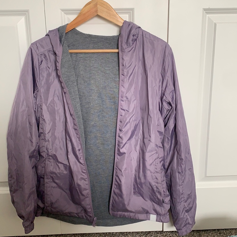 Reversible light windbreaker